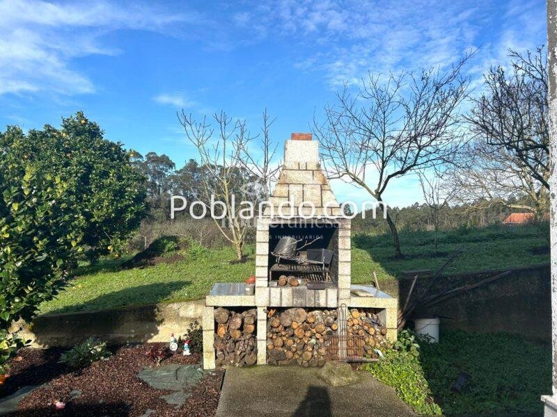 Casa con amplia finca en Miño