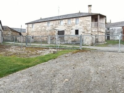 Casa de piedra en Friol