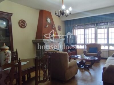 CASA CON JARDÍN EN ARES