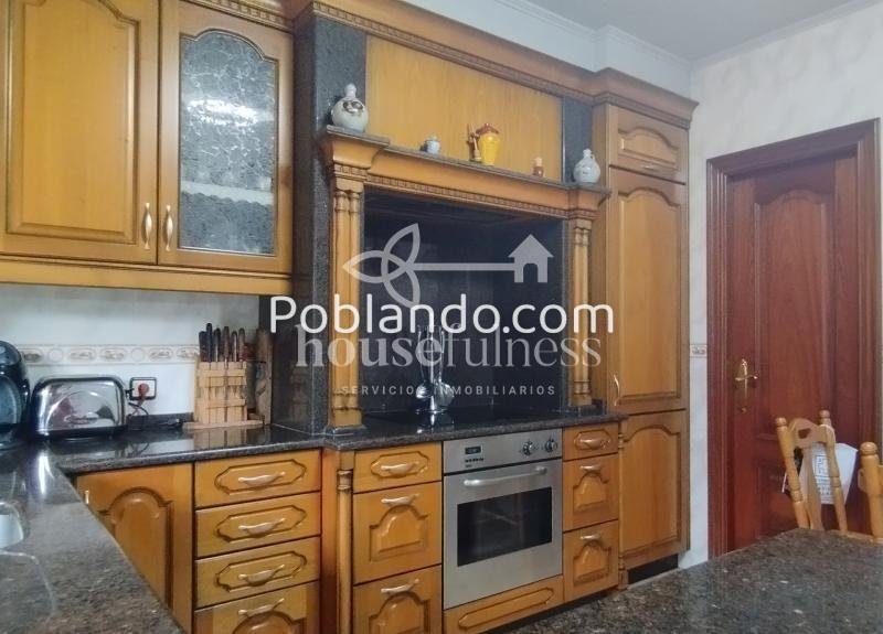 CASA CON JARDÍN EN ARES