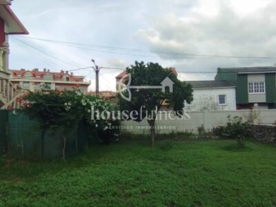 CASA CON JARDÍN EN ARES