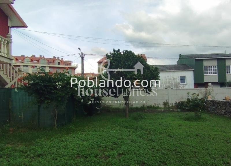 CASA CON JARDÍN EN ARES