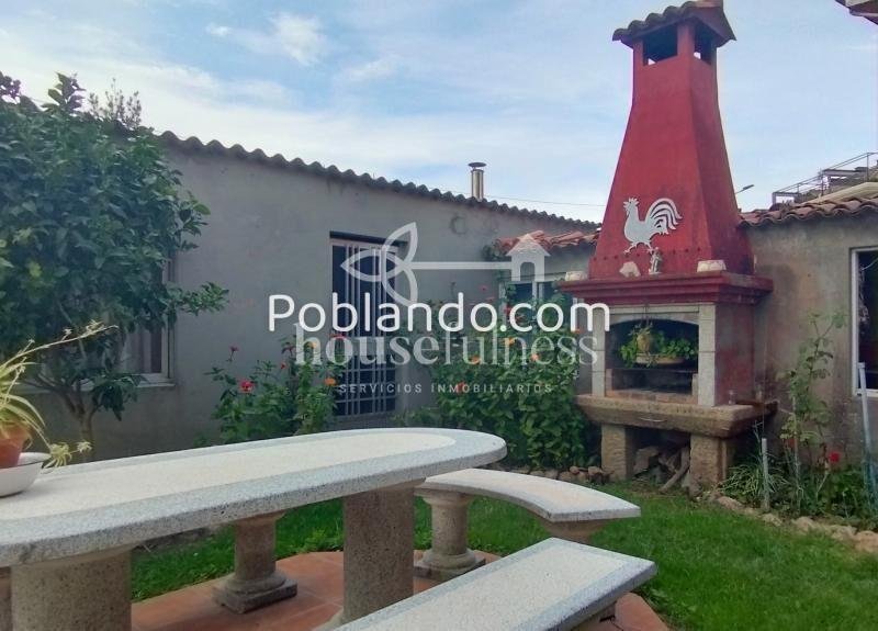 CASA CON JARDÍN EN ARES