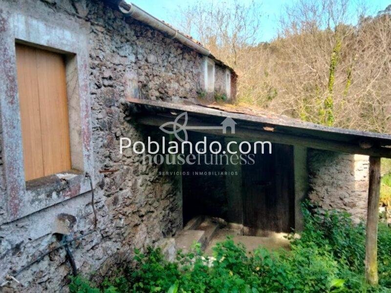 Casa típica gallega con gran finca en Ortigueira