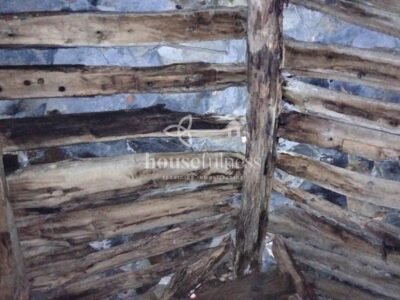 Casa típica gallega con gran finca en Ortigueira