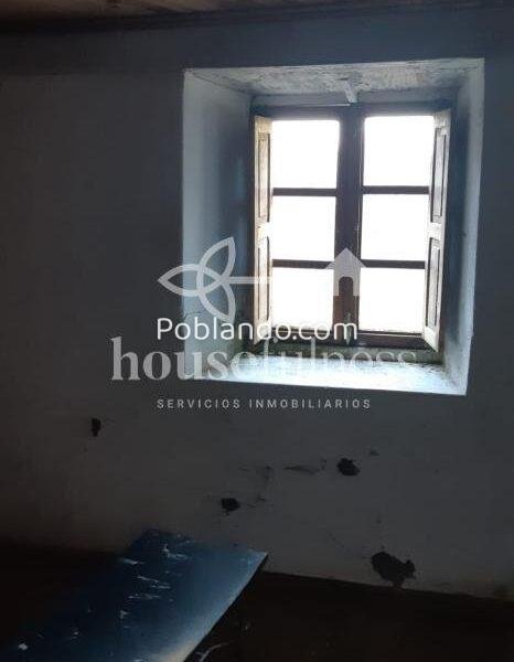 Casa típica gallega con gran finca en Ortigueira