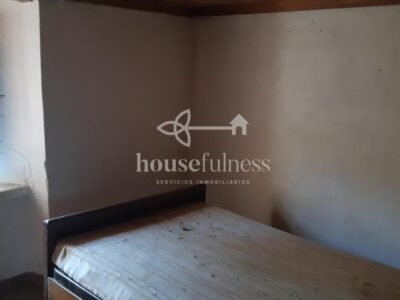 Casa típica gallega con gran finca en Ortigueira