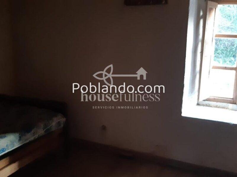 Casa típica gallega con gran finca en Ortigueira