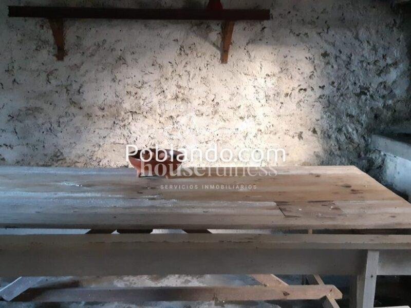 Casa típica gallega con gran finca en Ortigueira