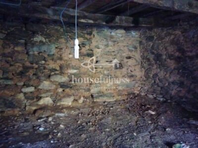 Casa típica gallega con gran finca en Ortigueira