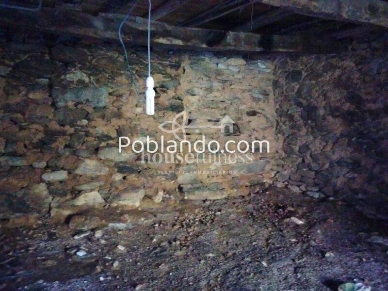 Casa típica gallega con gran finca en Ortigueira