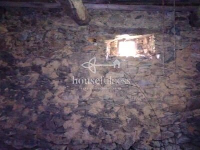 Casa típica gallega con gran finca en Ortigueira