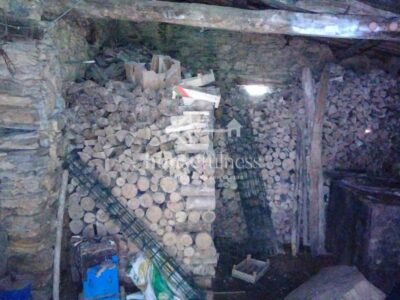 Casa típica gallega con gran finca en Ortigueira