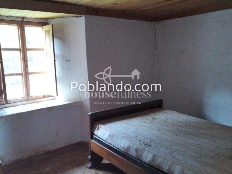 Casa típica gallega con gran finca en Ortigueira