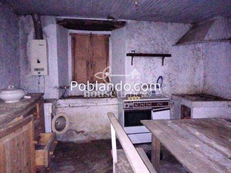 Casa típica gallega con gran finca en Ortigueira