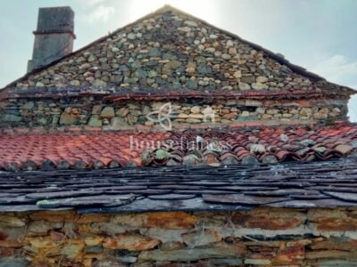 Casa típica gallega para proyecto de restauración en Ortigueira