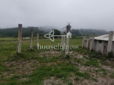Casa de campo con varias edificaciones para restaurar