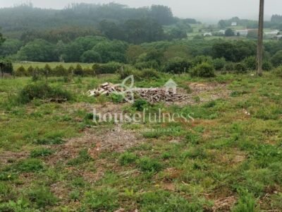 Casa de campo con varias edificaciones para restaurar