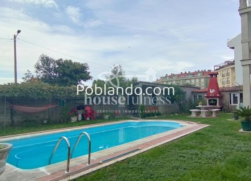 CASA CON JARDÍN EN ARES