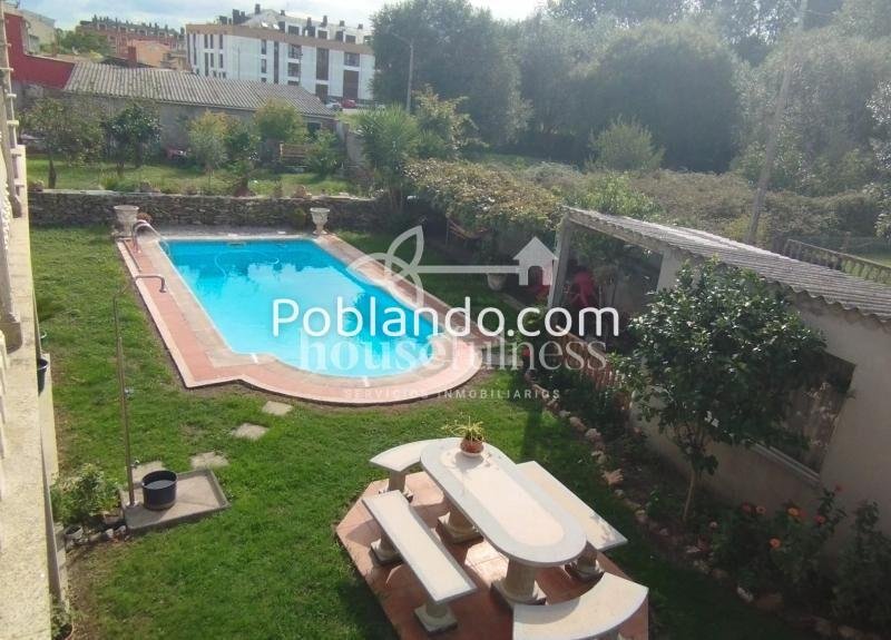 CASA CON JARDÍN EN ARES