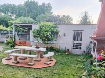 CASA CON JARDÍN EN ARES