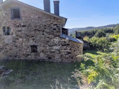 Se vende impresionante casa gallega en Somozas