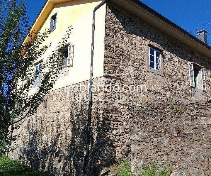 Se vende impresionante casa gallega en Somozas