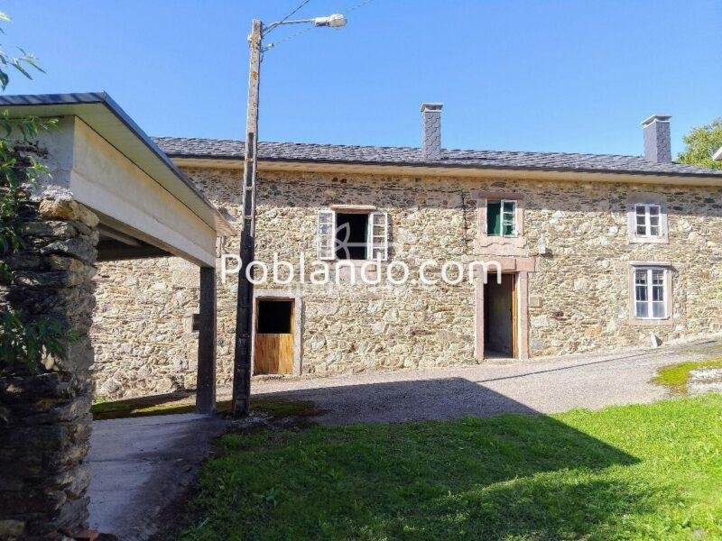 Se vende impresionante casa gallega en Somozas