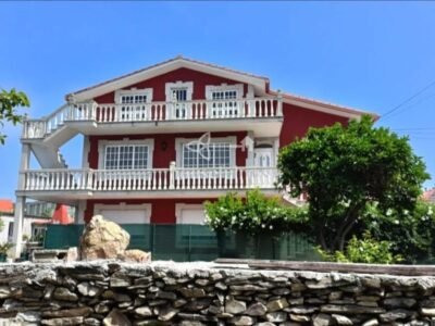 CASA CON JARDÍN EN ARES