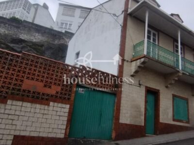 Gran Casa para reformar en La Graña, frente a la playa