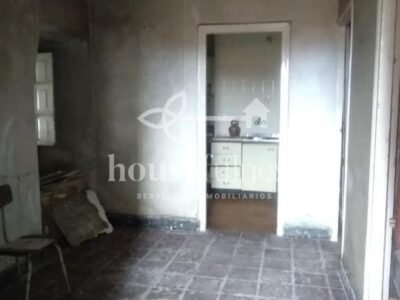 Gran Casa para reformar en La Graña, frente a la playa