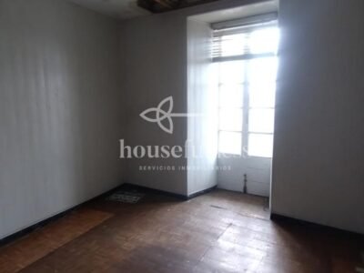 Gran Casa para reformar en La Graña, frente a la playa