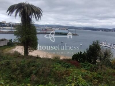 Gran Casa para reformar en La Graña, frente a la playa