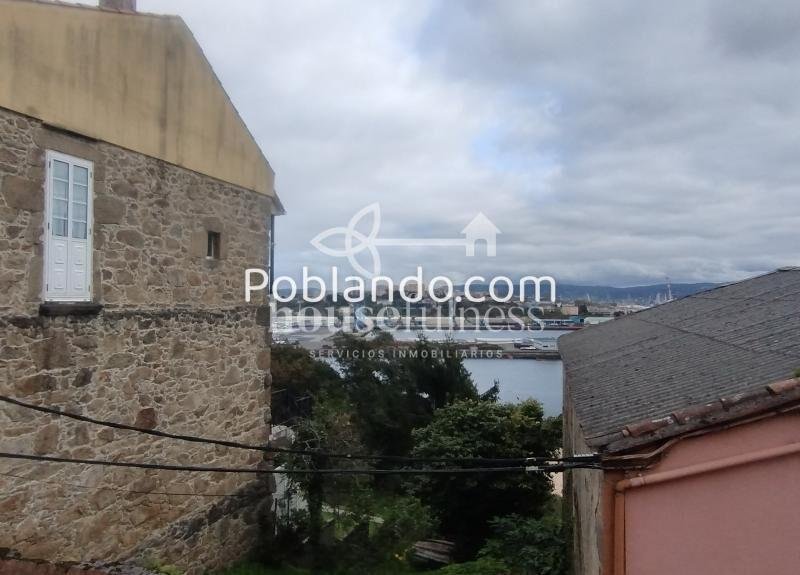 Gran Casa para reformar en La Graña, frente a la playa