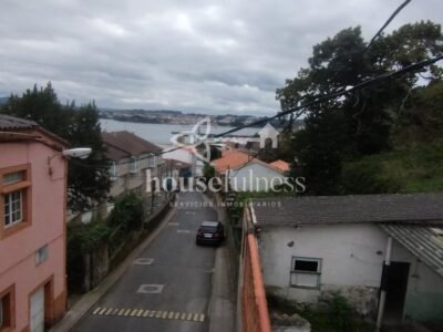 Gran Casa para reformar en La Graña, frente a la playa