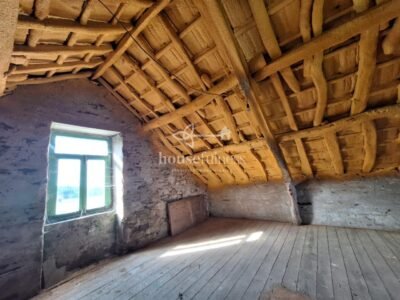 Casa de piedra en el mirador de Fene