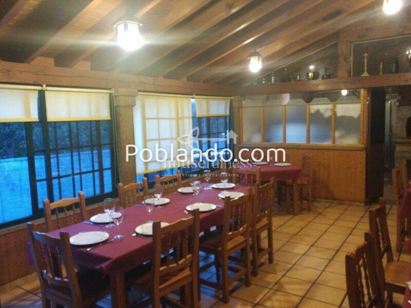 CASA CON MESÓN EN NARÓN