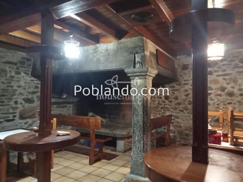 CASA CON MESÓN EN NARÓN