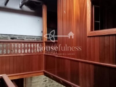 CASA CON MESÓN EN NARÓN