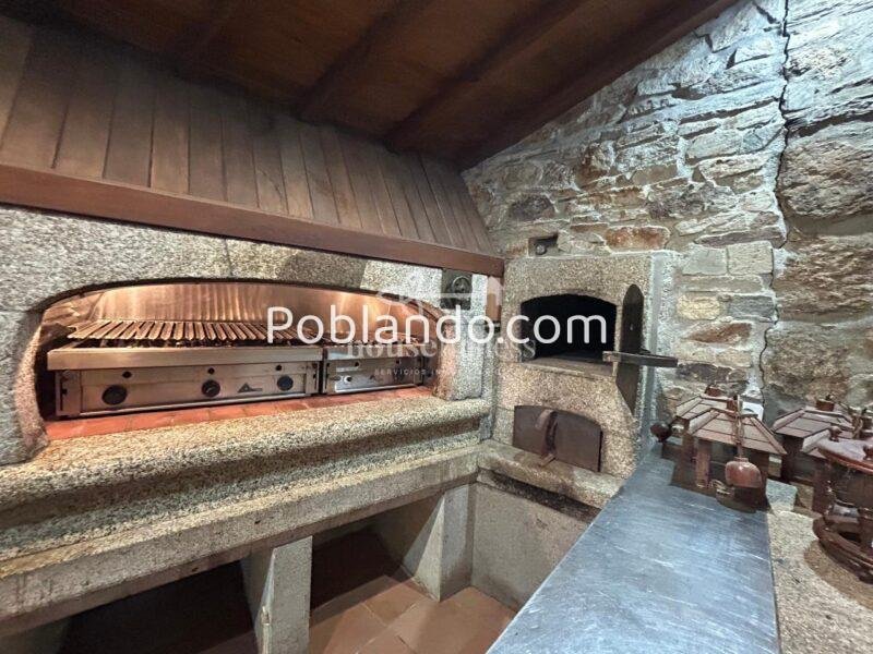 CASA CON MESÓN EN NARÓN
