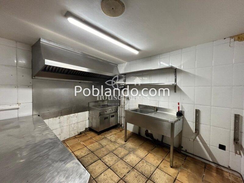 CASA CON MESÓN EN NARÓN