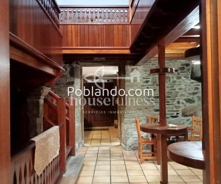 CASA CON MESÓN EN NARÓN