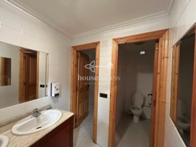CASA CON MESÓN EN NARÓN