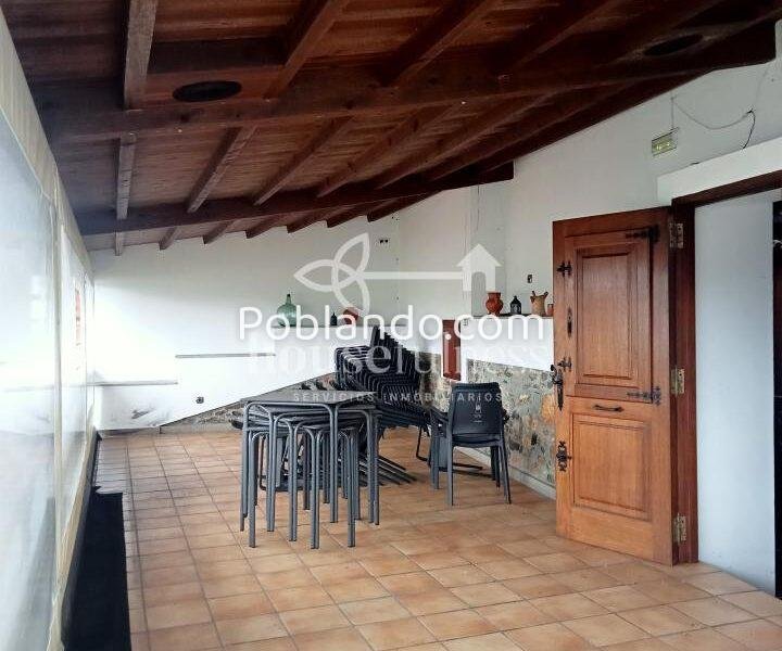 CASA CON MESÓN EN NARÓN