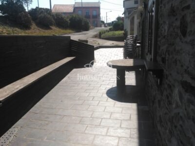 CASA CON MESÓN EN NARÓN