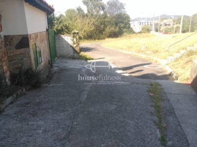 CASA CON MESÓN EN NARÓN