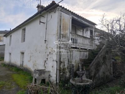 CASA A LA VENTA EN FENE PARA REFORMAR