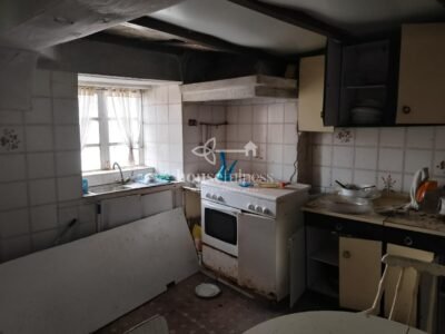 CASA A LA VENTA EN FENE PARA REFORMAR