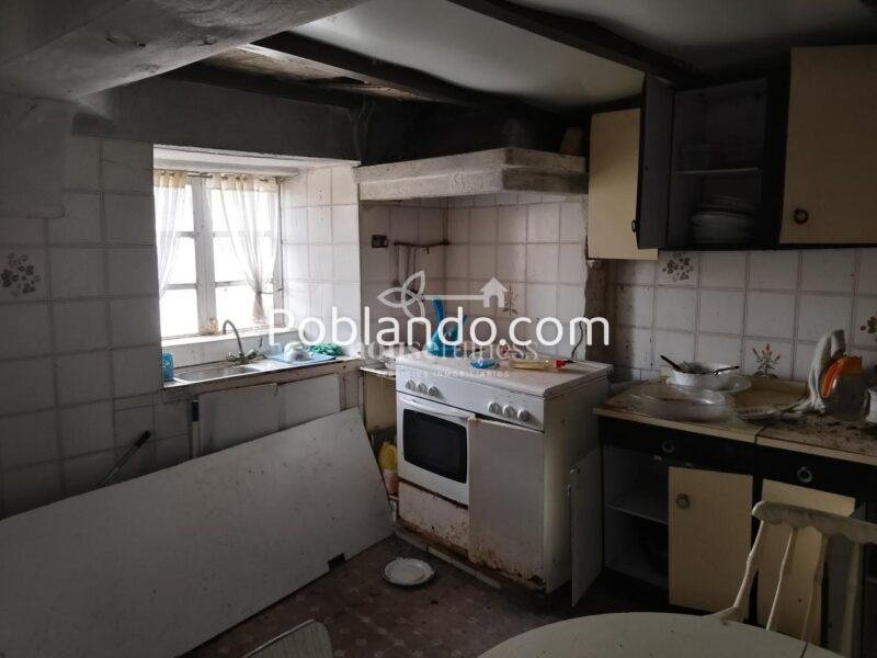 CASA A LA VENTA EN FENE PARA REFORMAR