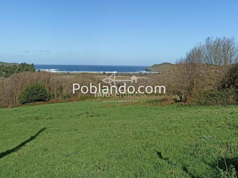 Finca edificable con vistas a la playa de Pantín